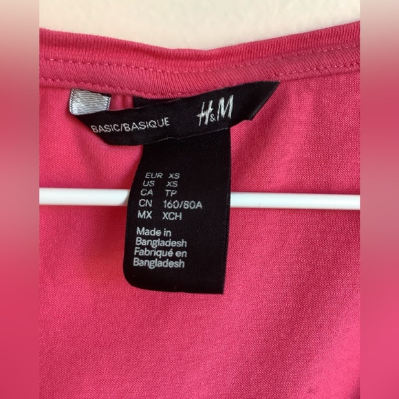 H&M Basic  XS Tee - Picture 3 of 5